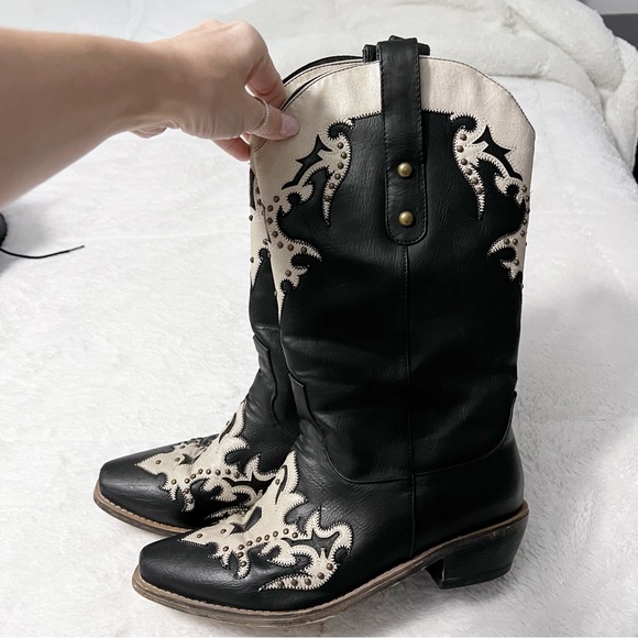 Western Cowgirl Boots Black White Studded Pointed Toe Heeled Boot Women’s 9.5 - Picture 4 of 7